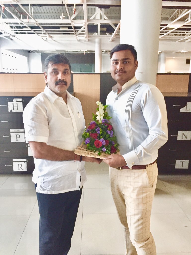 jay_yadav_05's tweet photo. Today Meet With *Shri Sachin Bhau Ahir* @AhirsachinAhir @NSCMUMBAI01 https://t.co/OCbbExVpGz