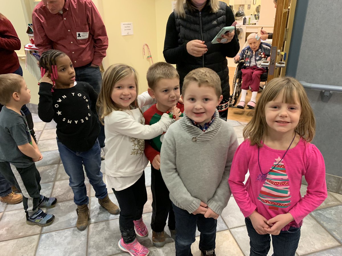 LyonsTeamUPK's tweet photo. Mrs. DeWilde’s class spread some holiday cheer at the Wayne County Nursing Home!! https://t.co/kXshjHtTsu