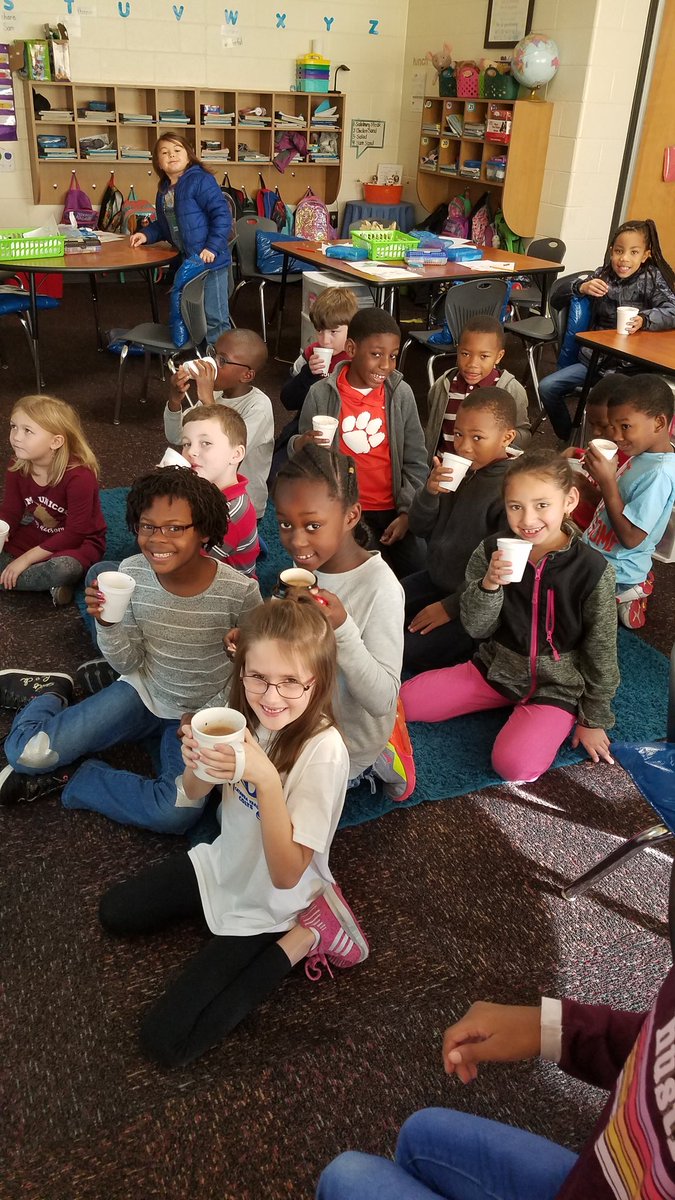 MsCalhounsClass's tweet image. Enjoying a hot cocoa treat @catawbatrail #ctelearning #richland2