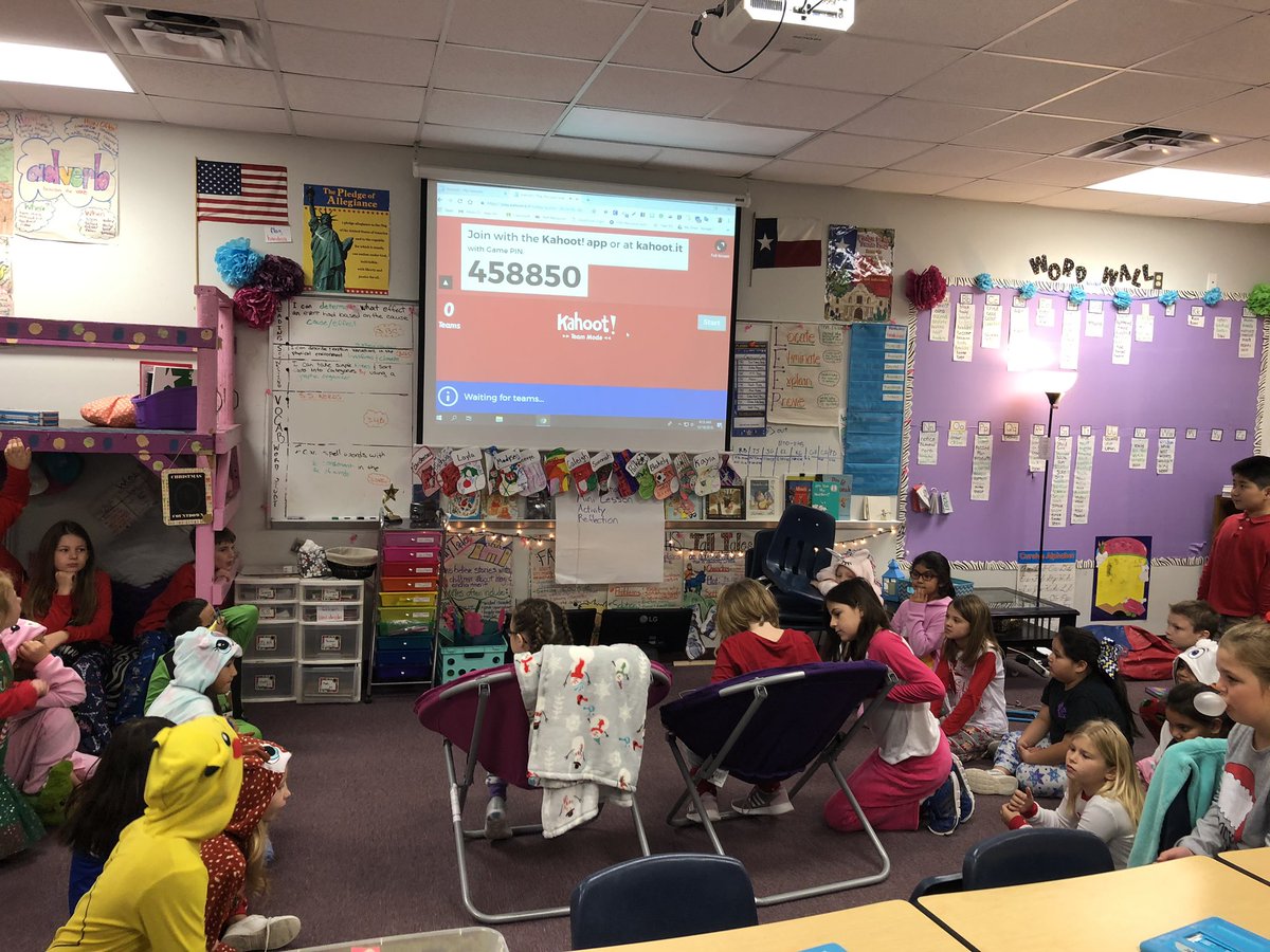teacherMoore3's tweet photo. Heroes versus Warriors! Social studies review with @BChristensen16 #cisdmakeitfun2.0 #CISDNoMC #mesbraves #communityisd #mcclendon https://t.co/6hsTnT98IY