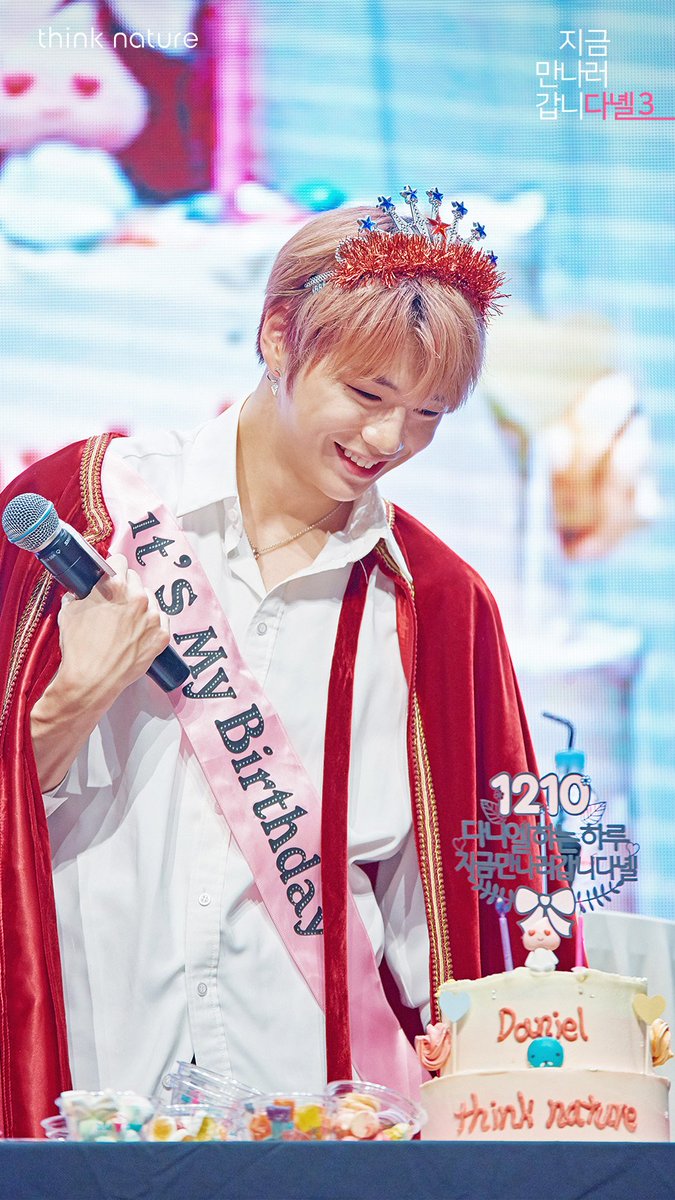 thinknature_twt's tweet photo. 생일왕 쨘 https://t.co/y4PsN1j66Q
