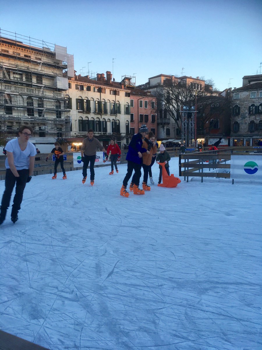 diggerandmojo's tweet image. We are in #Venice iceskating in the setting sun on beautiful Campo San Polo #JustSaying