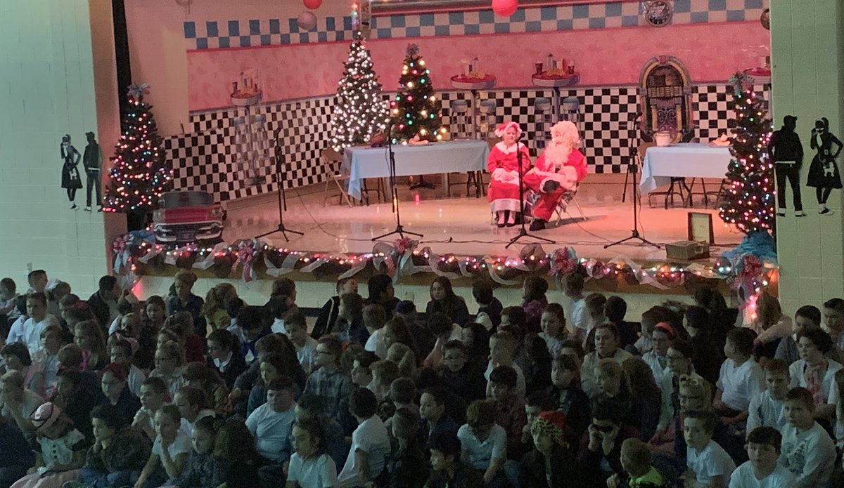 PrichardElemen1's tweet photo. 10:00 PES Christmas Program. The public performance will begin at 1:00. These kids have worked so hard. #pyjpride https://t.co/mKfn6NzzqS