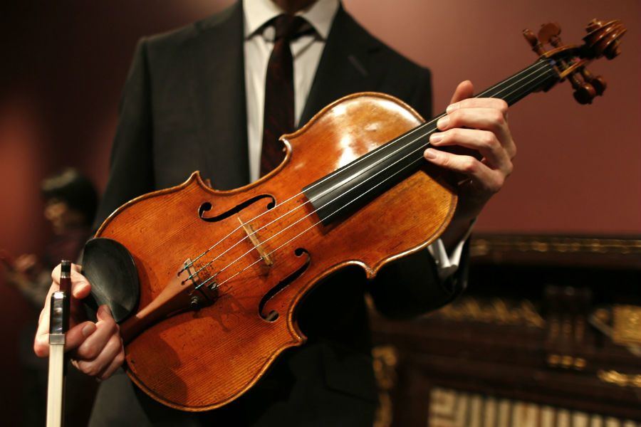 The greatest violin maker of all time? Antonio Stradivari died #onthisday in 1737 - so perhaps it’s time to explore the Stradivarius myth... http://www.interlude.hk/front/stradivarius-myth/ …