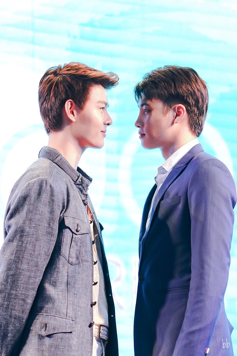 ficforfun's tweet photo. ซ : แกมันก็แค่ไอ้เด็กที่พ่อกับแม่ฉันเก็บมาจากกองขยะ ฉันก็ไม่เคยนับแกเป็นพี่น้อง
ม : ผมไม่เคยลืมว่าผมมาจากไหน และผมก็ไม่เคยลืม...ว่าคืนนั้นเราสนุกกันมากกว่าพี่น้อง
ซ : ไอ้มีน!
ม : อย่านะครับ! ถ้าคุณเซ้นต์ตบหน้าผม ผมจะจูบคุณ
#MeanSaint #มีนเซ้นต์ #ficforfun https://t.co/3pA4EYgJ8q