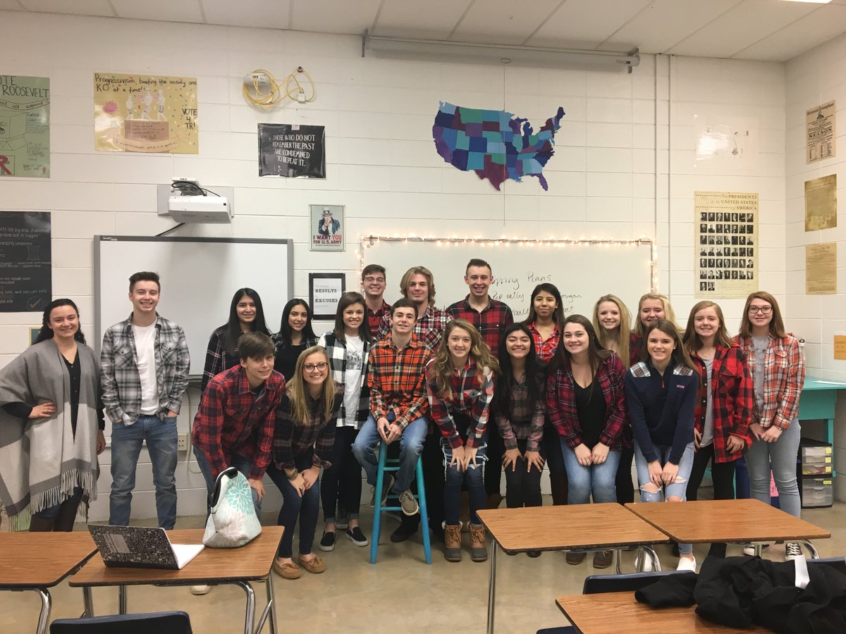 SWR_SGA's tweet image. It's flannel day at SWR! @swrhscougars