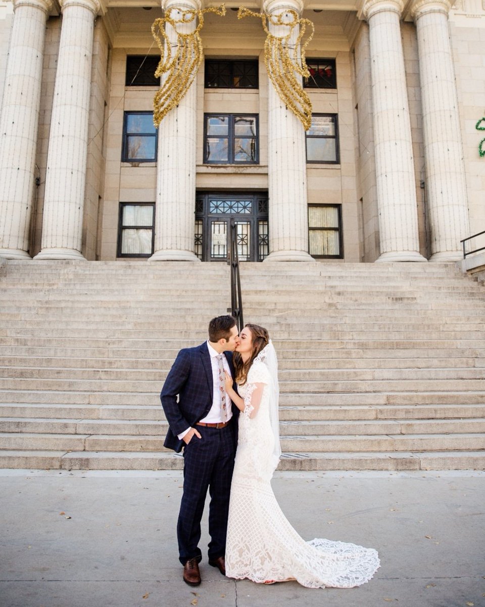 her lace dress, his plaid tux, a most stylish couple 😍
// #makeadventure #loveintentionally #togetherweroam #brideandgroom #weddinginspiration #weddingphotographer #weddingphotography #adventurewedding #destinationweddingphotographer #destinationwedding
#arizonawedding