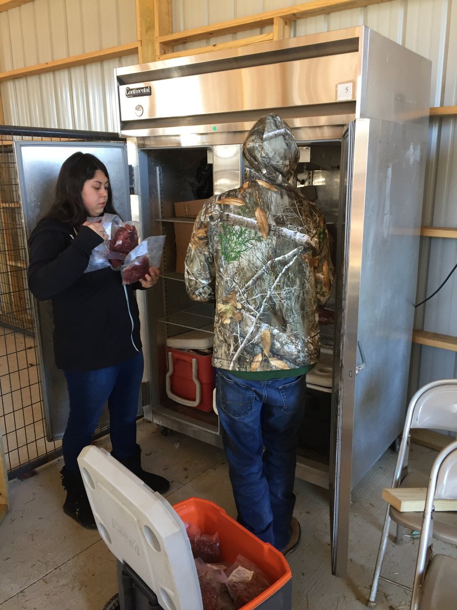 HcpsLearning's tweet photo. Students in Agriculture-Vet Sciences and Forestry getting a full day of work this morning. With meat & pork delivery and finishing projects. If you have an order you need to be filled let us know, we have a few extra items. #CA #HCPSLearning https://t.co/7pdIrIRufB