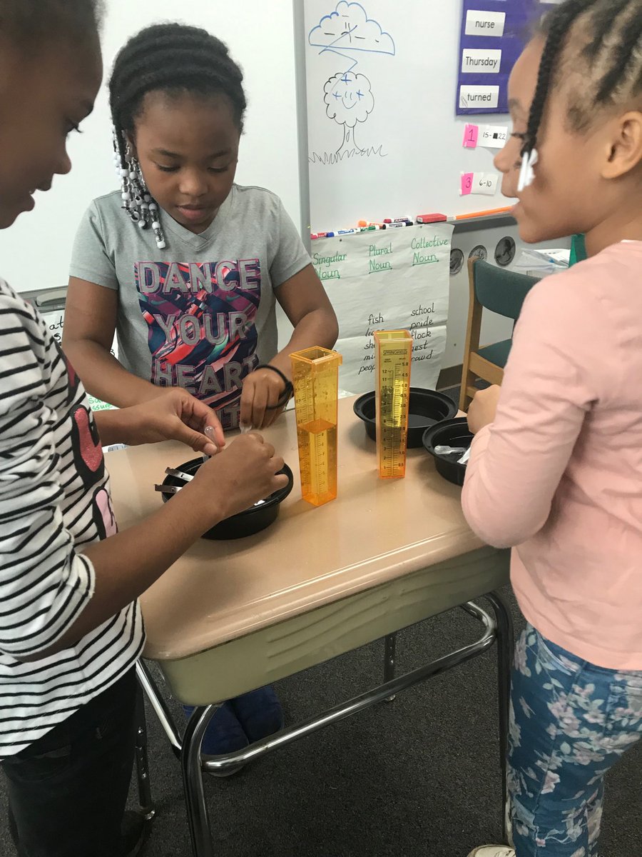 GreeneSuzy's tweet photo. In-school field trip #sciencefunforeveryone https://t.co/mu3f8qPZsL