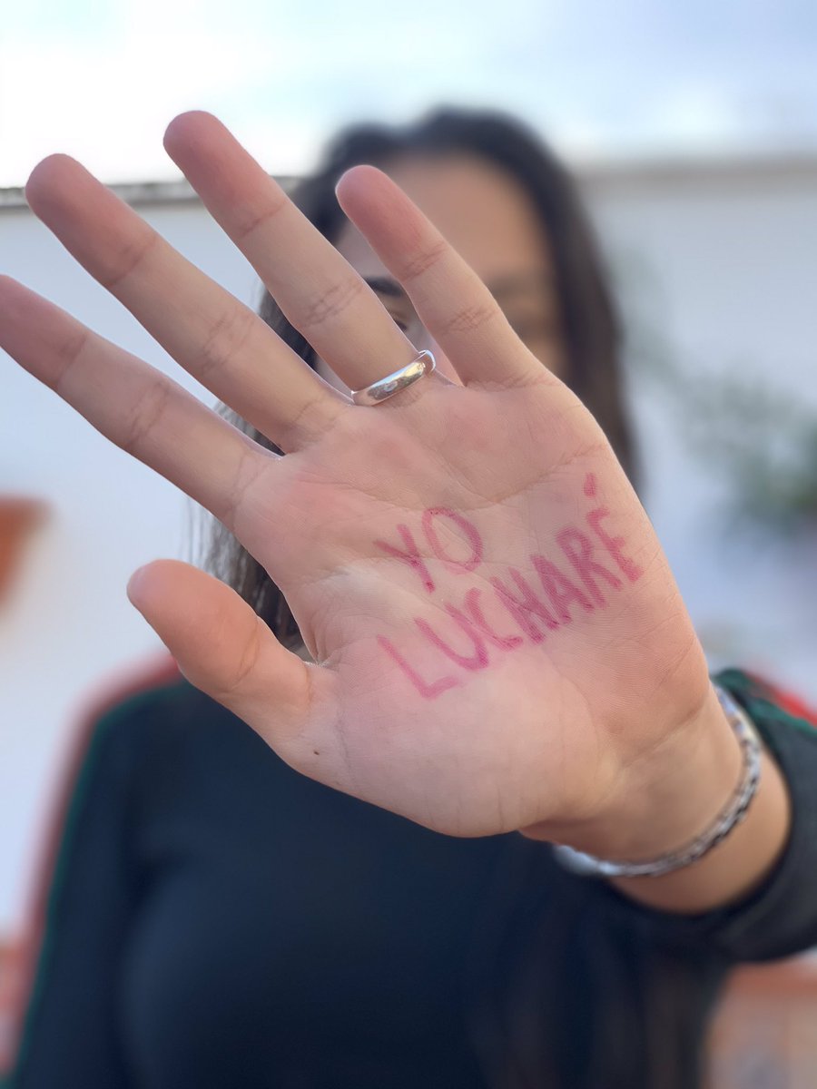 InmaRuiz2003's tweet photo. Es normal salir a hacer deporte, correr ¿Verdad? 
Pues Igual de normal era para Laura Luelmo, con 26 años asesinada en el sur de Andalucía. Una chica que simplemente quería despejarse a plena luz del día y la sorprenden de esta manera. Hagamos que esto cambie #NiUnaSolaVictimaMas https://t.co/V5QpS1MJCS