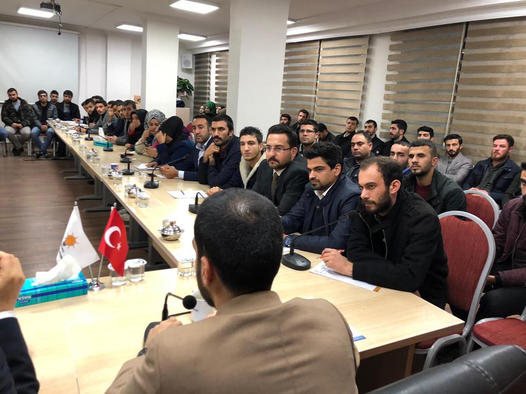akgencliksurfa's tweet photo. Ak gençlik hazır 💪 31 martta Şanlıurfa @zabeyazgul ile şahlanacak.
@abuyukgumus
@byildiz63
@mehmetsalihsarc https://t.co/tqcdROKVWq