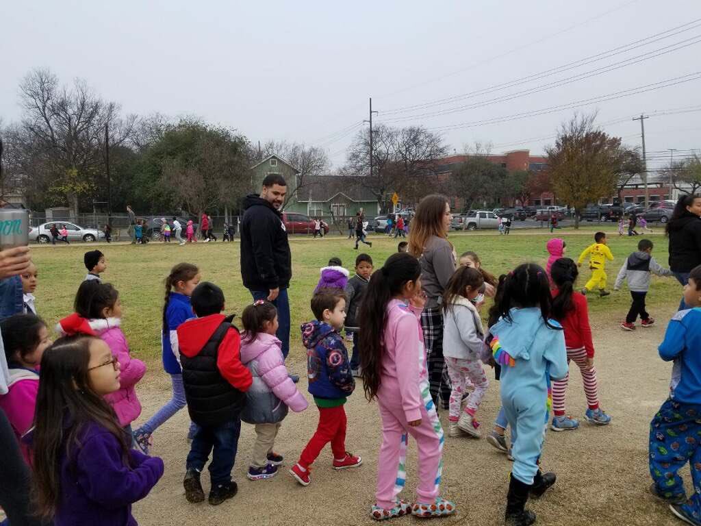 MrStephenson27's tweet photo. 2018 Jingle Bell Run was a success.  Holiday tunes, decorations, and some good ole physical activity. @BrookeLions @AISDHealthPE https://t.co/FK7Pxm2ktc