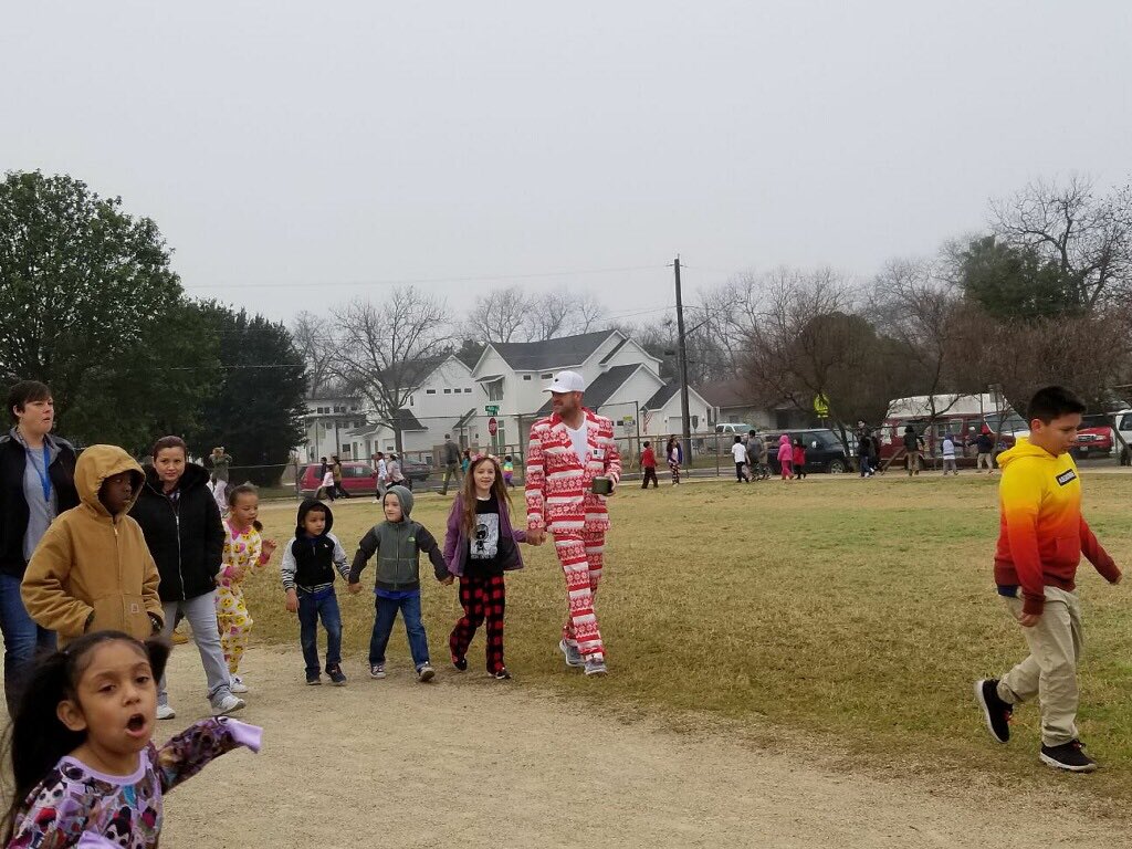 MrStephenson27's tweet photo. 2018 Jingle Bell Run was a success.  Holiday tunes, decorations, and some good ole physical activity. @BrookeLions @AISDHealthPE https://t.co/FK7Pxm2ktc