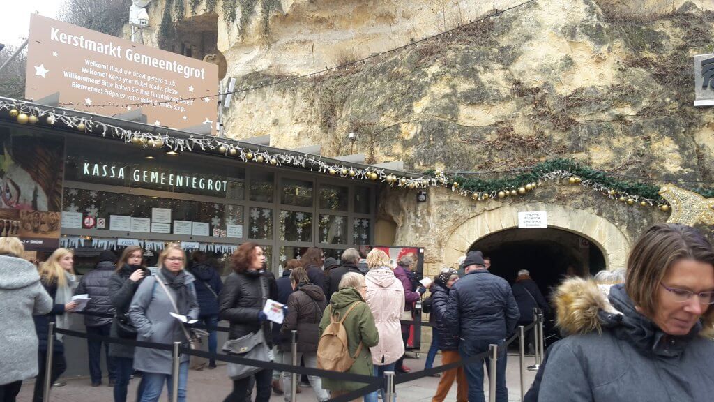 De kerstmarkten in de Gemeentegrot en Fluwelengrot Valkenburg kunnen deze laatste week met een gerust hart worden bezocht! Lees meer over de veiligheidsvisie voor deze kerstmarkten opgesteld door deskundigenpanel Ruud van Herpen <a href="/IFVtweet/">Aditya Sharma Acharya</a> <a href="/irahelsloot/">ira helsloot</a> 
buff.ly/2PLsPOo