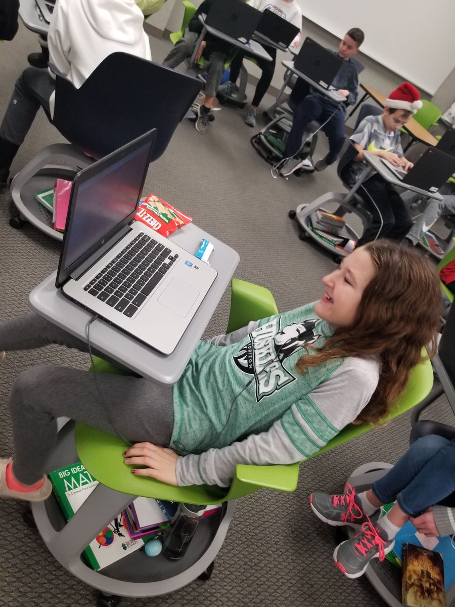 daffheid's tweet photo. These kids can code!   Having a blast with @lkaiser148 s Ss at Horizon!   #learnbps https://t.co/iaJRgOenWJ