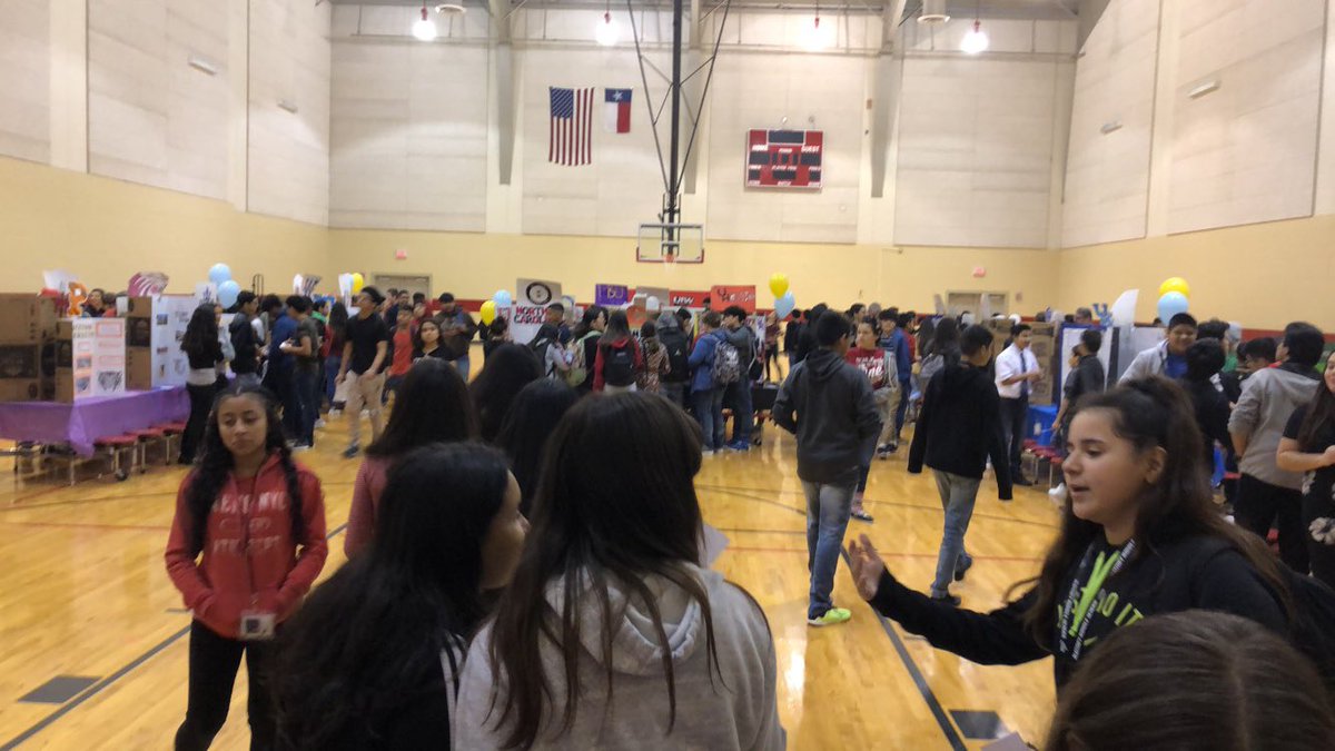 FalonJames1's tweet photo. Matthey AVID College Fair is underway! @AVID4College https://t.co/PPwuBSCMYJ