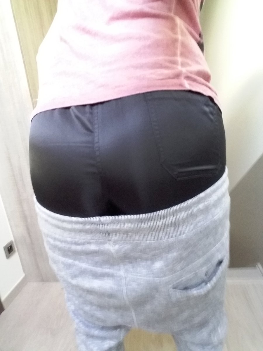 ledger_phoenix's tweet photo. Sagging butt. #sagging #sagger #sagginbutt #satinsagger #nylonsagger #sweatpants #saggingsweatpants #nylonlover #phoenixledger #gayboy #gay #saggingguy #gaysagger #gaylife https://t.co/feXmLu7dhh
