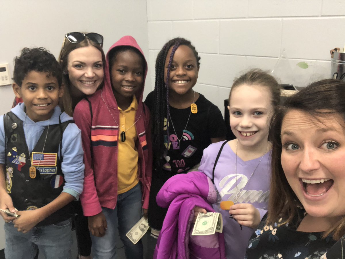 MrsCochol's tweet photo. Check out this #SuccessfulSelfie This is our GOLD LEVEL WINNING Math Bowl Team!!!! #FirstGoldEver #ProblemSolvers #EveryoneLearnsEveryDay #WeAchieveTogether @AchievementSch @oakparklions @HCTM_Math https://t.co/W7vMPAhQmy