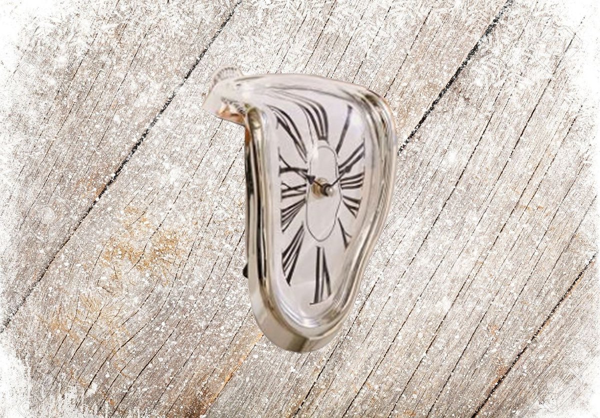 Et la réponse du kdo 🎁 mystère d'aujourd'hui est... une horloge 🕰️ qui semblerait avoir un peu fondu 🤔

Merci à ceux qui ont participé et rendez-vous demain pour un autre kdo 🎁 mystère 🙂