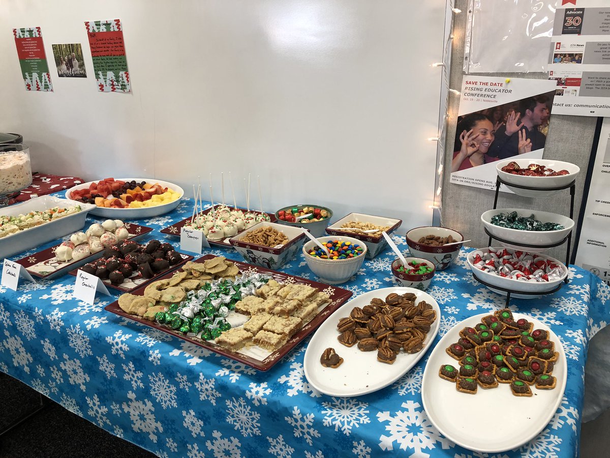 librasherry's tweet photo. We were showered by the love of the Stoneking family, our BPS principal!!!!! Thanks, boss! :) #BvilleBulldogs #believeinbetter #lovebps https://t.co/kD1XfeV5aB
