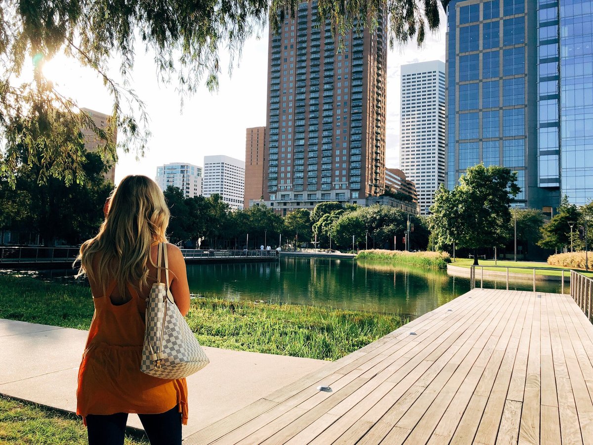 Uncover Houston's beautiful secret spots like Discovery Green, when you #TravelBrilliantly with Marriott.