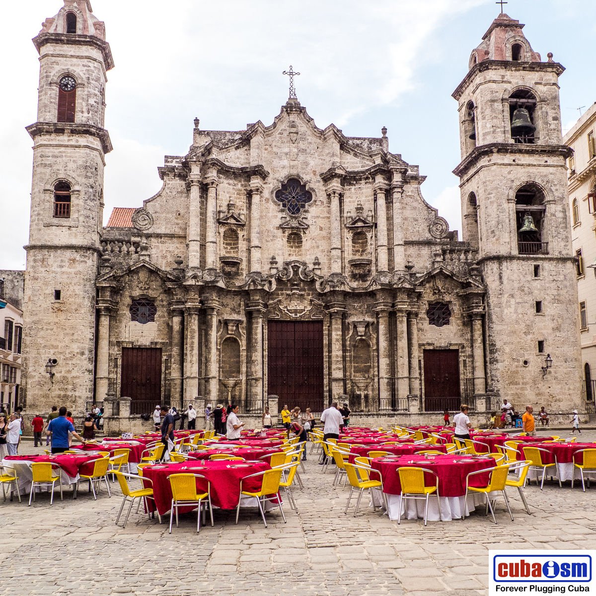 cubaism's tweet photo. We have a tour for everybody. From half day to daily tours, visit the wonders of Havana by foot, e-bikes or car 

https://t.co/ADZiwYyovU https://t.co/7GrL56Asfr
