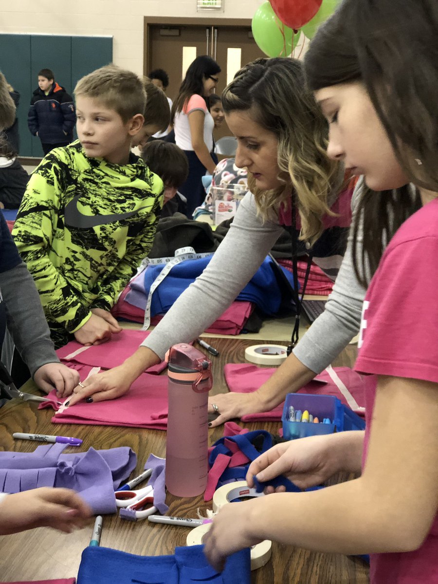 tiffani_pettit's tweet photo. So much fun this morning! #soarinstation5 #tscschools https://t.co/n5wwFwiTsT
