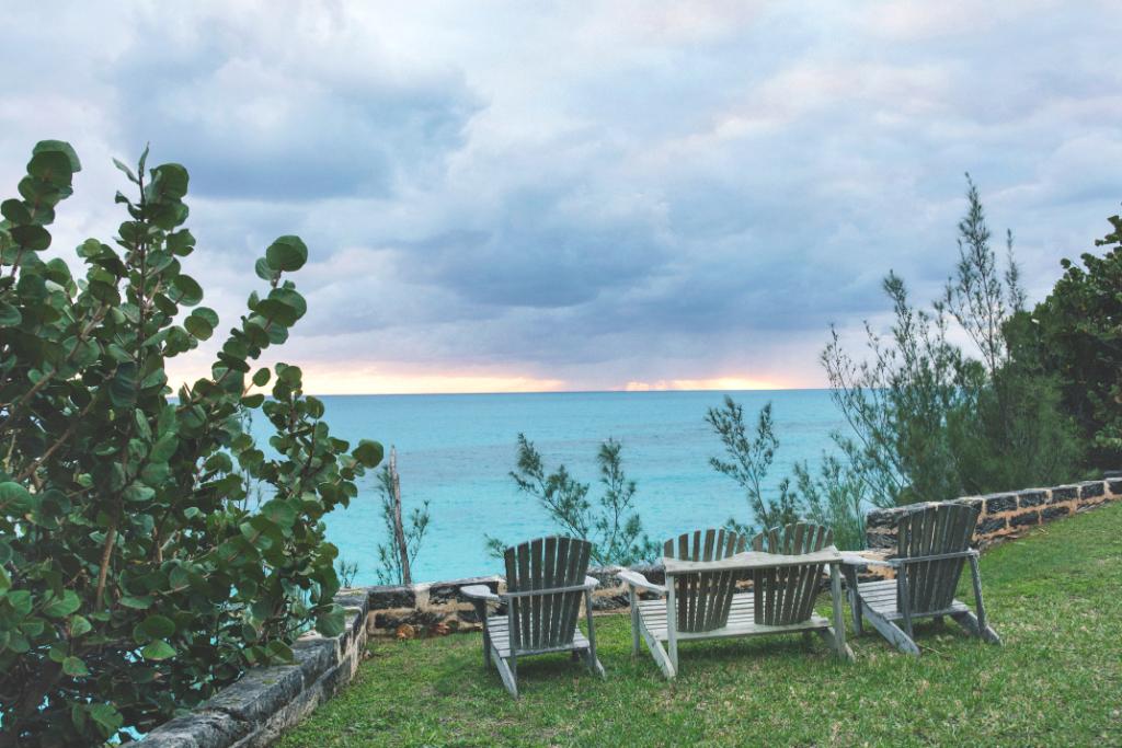 Even better than the ocean view at Superhosts Richard and Karen’s house in Southampton, Bermuda is the private terrace where you can sit and watch the parrotfish swim by.

Explore more great homes in Bermuda: http://abnb.co/6aa3n