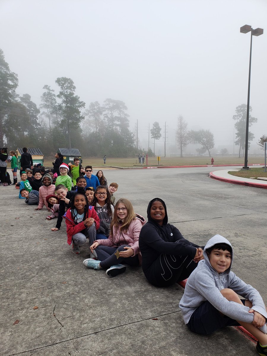 Watching 5th grade launch their rockets! #leopardspotting <a href="/HumbleISD_LSE/">Lakeshore Elementary</a> <a href="/Humble_Science/">Humble ISD Elementary Science</a>
