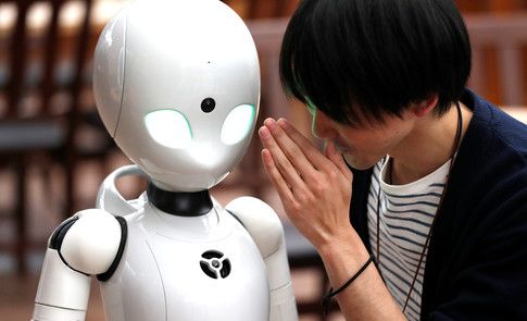 wef's tweet photo. Here are 3 alternative visions for the future of work https://t.co/hb2y5BOtBh #technology #future https://t.co/Ll5EgCaCXX