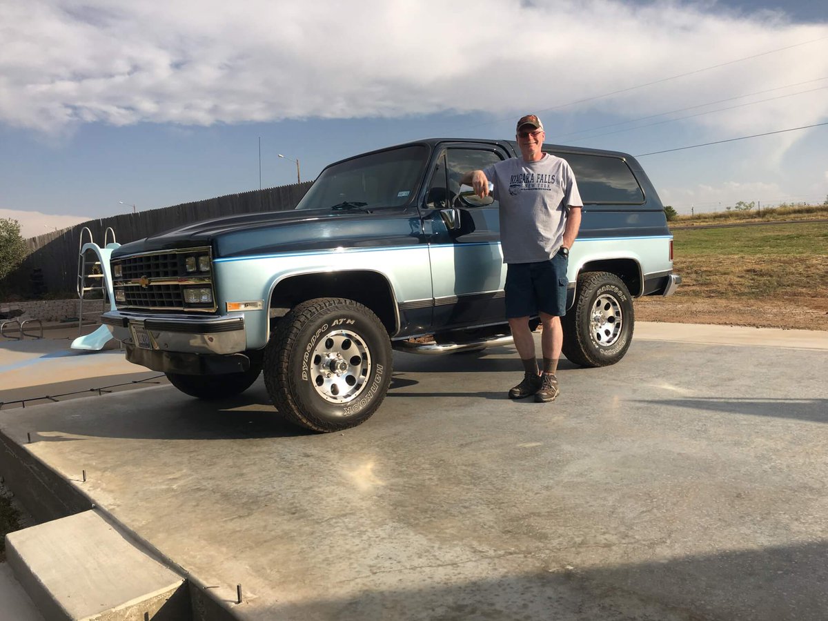 LMCTruck's tweet photo. Mark S. bought his 1989 #Blazer new from a dealership. Her name is Betsy. She got a new #350engine at 285K miles, and she's on her fifth transmission. Full story: https://t.co/AEoVcQ9RE8 https://t.co/5U76ojEX45