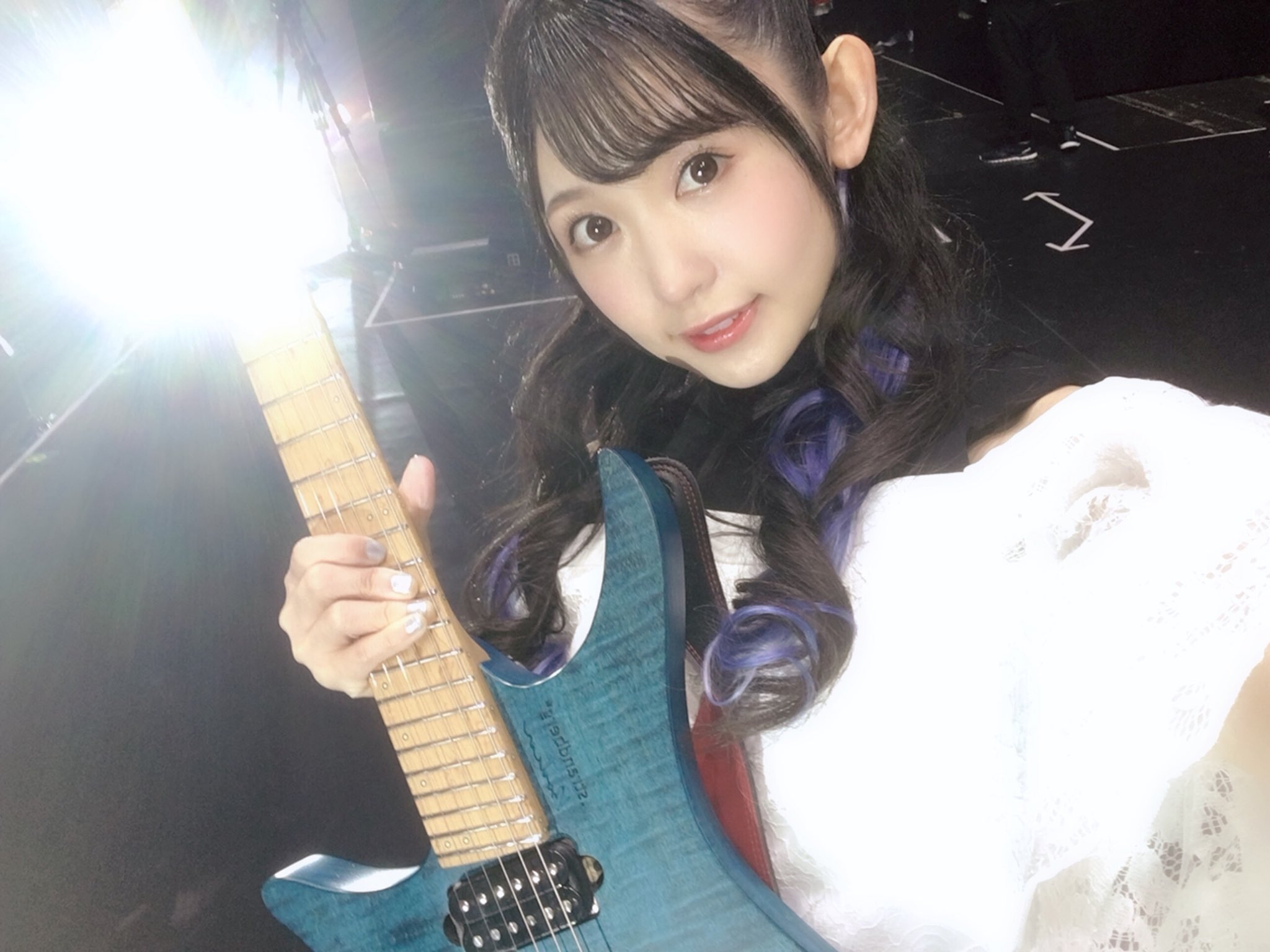 バンドリ 小原莉子 アーティスト缶バッジ バッジ・ピンズ(女性) 小原莉子(朝日 六花)/腰上・背景：寒色