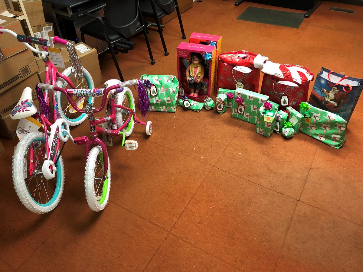 ecisdinfosys's tweet photo. This year Information Systems adopted an ECISD family to help them have a wonderful Christmas!!  My heart is full with the generosity shown by the entire team. https://t.co/Nc4ExlPHO3