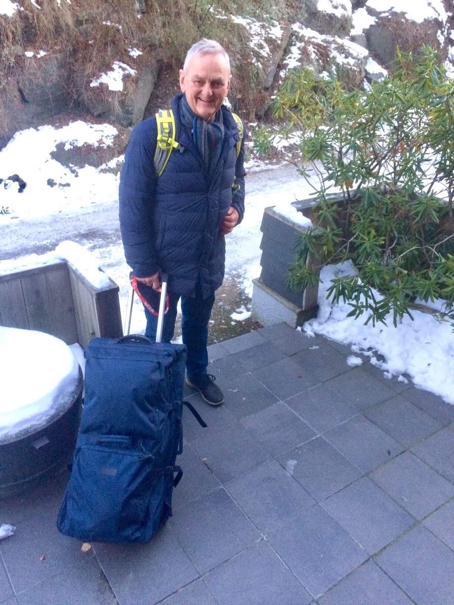 Svein Sundsbø på farten med sin ferske bok «Korn Kraft Klima» i kofferten #sveinsundsbø #kornkraftklima #nybok