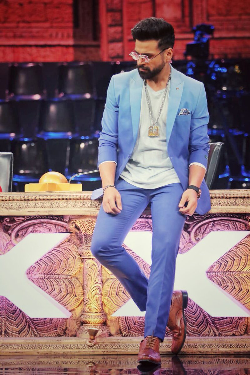 rithvik_RD's tweet photo. A blue Tuesday💙✨💙 https://t.co/YeCj9wL2p8