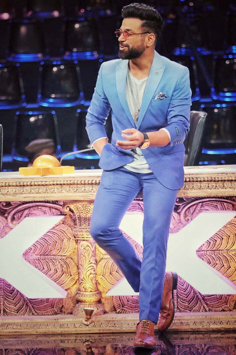 rithvik_RD's tweet photo. A blue Tuesday💙✨💙 https://t.co/YeCj9wL2p8