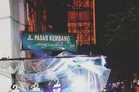 HitamManis012's tweet photo. Blusukan ke Sarkem Yogya malam ini https://t.co/aBKwK0IQmY