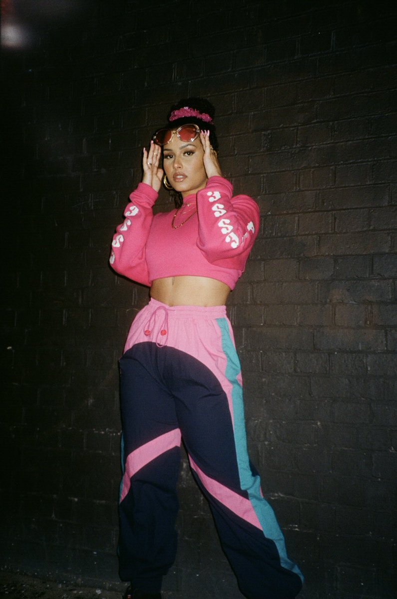 Naysap_'s tweet photo. Na7halie Sadè Shot &amp; Styled by me #naysapsangles #styledbynaysap #35mm #kodakfilm https://t.co/cFLw0m1z87