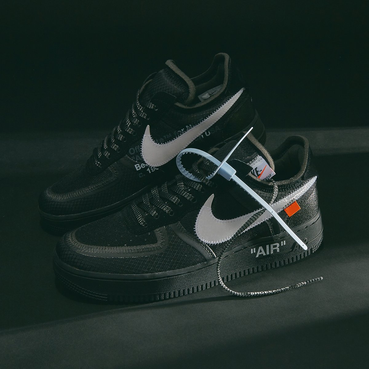 Bekendtgørelse type Bygge videre på END. on Twitter: "The Nike x Off-White Air Force 1 Low and the Nike x  A-COLD-WALL* Air Force 1 '07 will not be available at END. London this  week. But there is