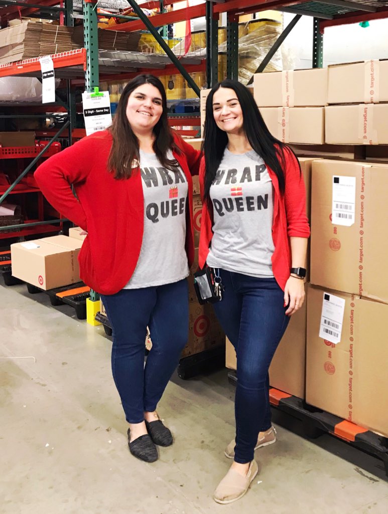 Wrap wrap wrap it up 🎧🎤🎁 #holidaydomination <a href="/ech_ooo/">Echo Batey</a> <a href="/JTB_inRednKhaki/">Jeffery Barnette</a> <a href="/buckeyeshaun/">Shaun</a> <a href="/ThatTylerHunt/">Tyler Hunt</a>