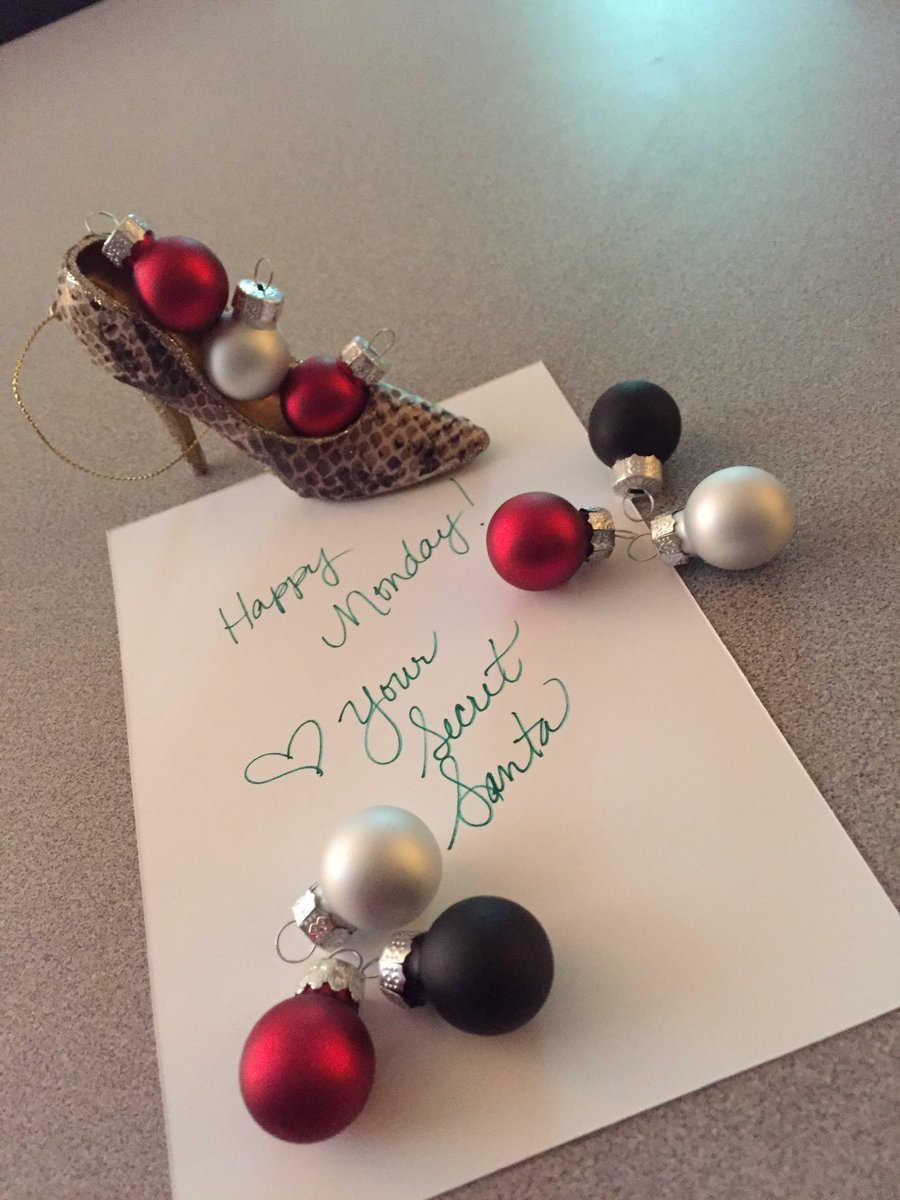 abdominguez_mrs's tweet image. Thanks to my #SecretSanta2018 for my new 👠 ! It looks great on my shoe tree! Love ❤️ @FMS_Plano