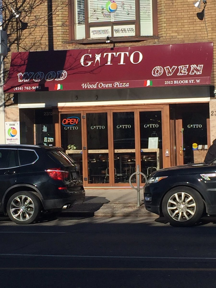 clare_staley's tweet photo. Welcome Gatto Pizza 2312 Bloor St W. Welcome to the hood. @POliveiraRVP #bloorwestvillage #gattopizza #pizzatime #proudtoworkatbmo. #bmobloorandwindermere https://t.co/DLiX6cGf8d