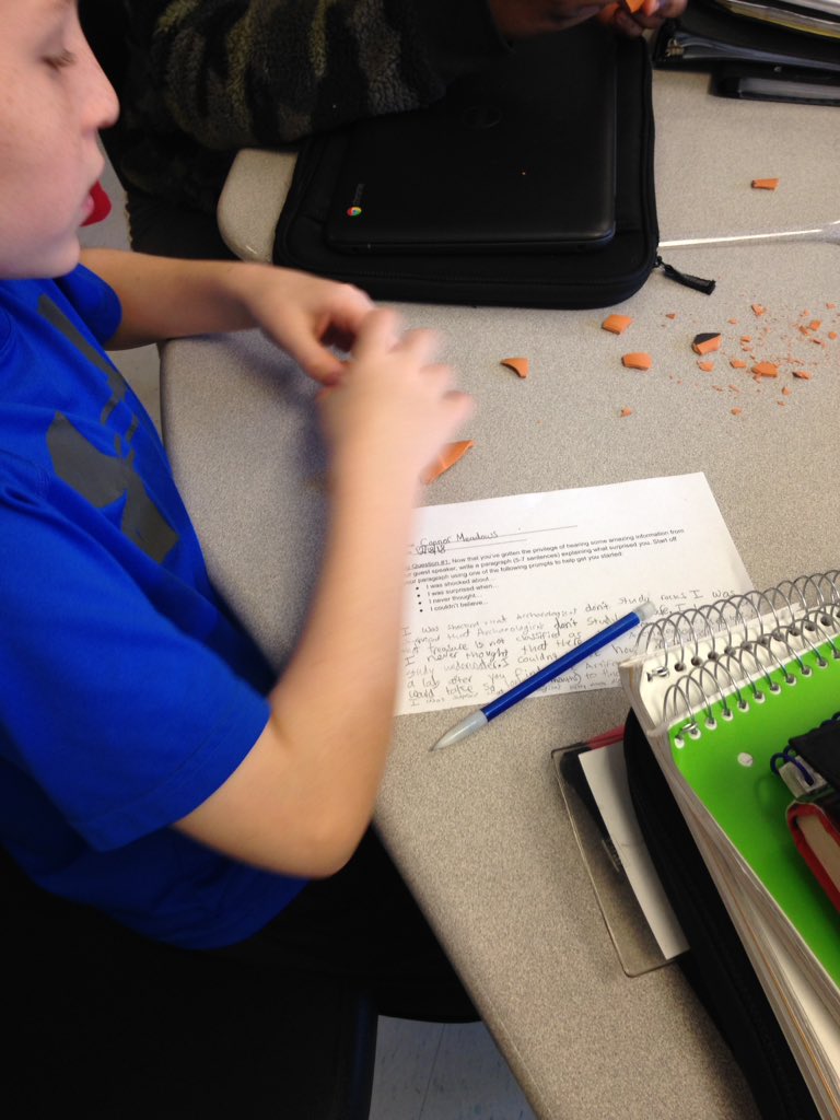 emmy49er's tweet photo. Interpreting artifacts that their classmates created. @JNFries #learngrowlead #friesframe https://t.co/5JJg3x9fdO