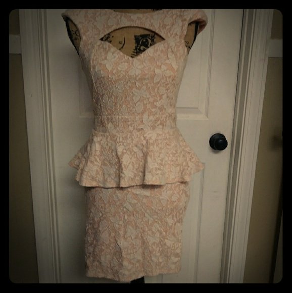 wardrobechanges's tweet image. So good I had to share! Check out all the items I'm loving on @Poshmarkapp from @HeatherHickey16 #poshmark #fashion #style #shopmycloset #ardenb: bnc.lt/focc/ybLXKg5XpS