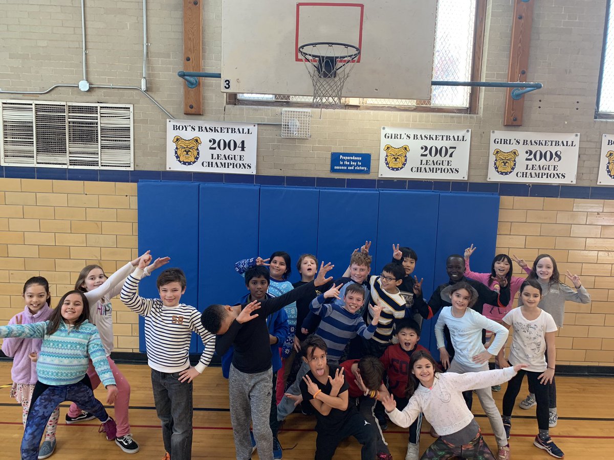 King_PhysEd's tweet photo. These students traveled ๐๐Around the World ๐ ๐ today in PE!๐
Great Job @Baker3F & 3SH!
@BakerPhysEd
#physed
#thirdgradePE
#minibasketballgames https://t.co/k8qZmff1EE