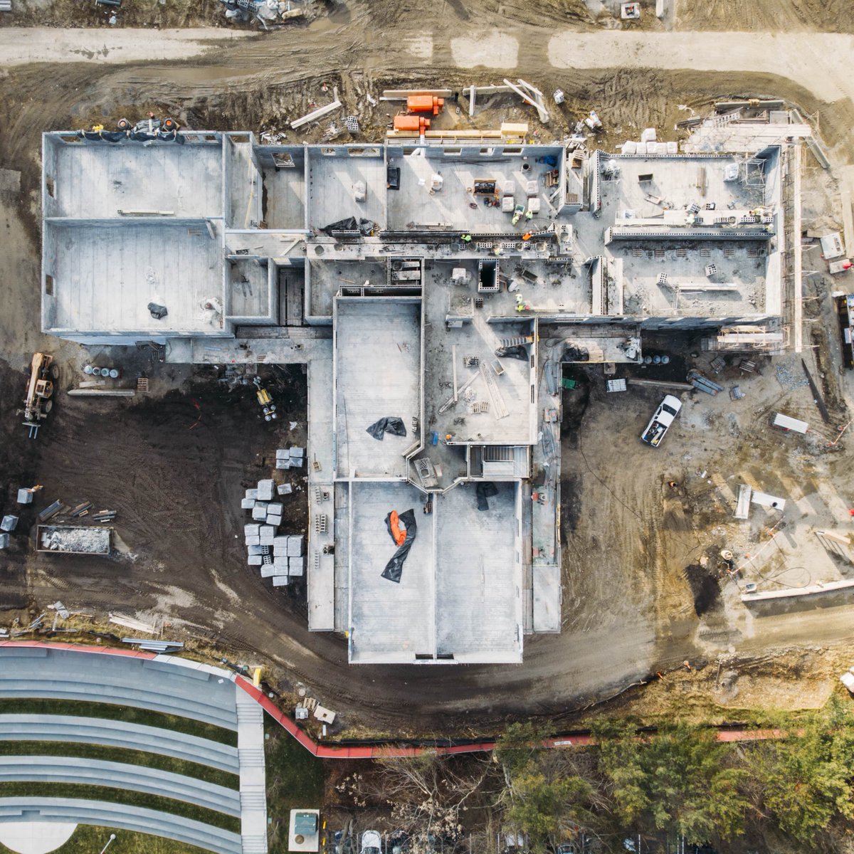 Nope ... we're not playing Tetris ... it's just one of our new residence halls coming to life ☺️

#WeAreSHU #SacredHeartUniversity #SHU #SHUFromAbove #Progress #FromWhereIDrone #Tetris <a href="/SHUreslife/">SHU Residential Life</a>