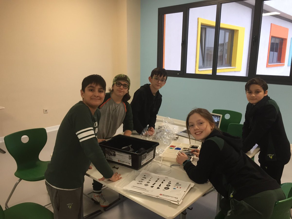 galaksikaifler1's tweet photo. Asla boş durmuyoruz. Sınav haftamızda #FLLteam ile motive oluyoruz. #firstlegoleague2018 @TufekVolkan @ozgursengezer @uckardbuket https://t.co/44WAB1Jv2Q