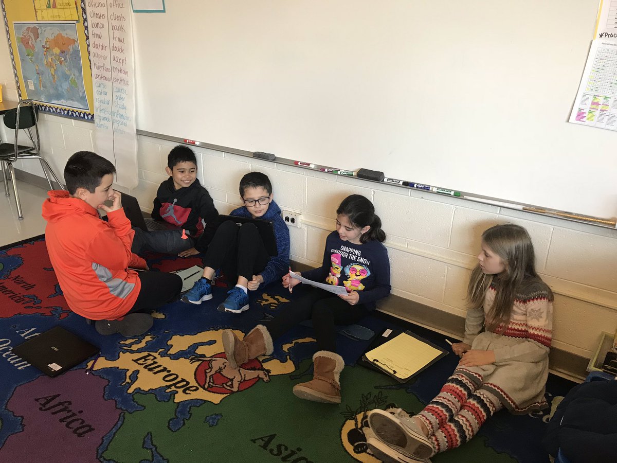 SraSigrist's tweet photo. We’re sharing our winter stories and providing positive feedback in small groups! ¡Estamos compartiendo nuestros cuentos del invierno y proveyendo comentarios positivos en grupos pequeños! 📚❄️ @oeselem #wcusd200 https://t.co/B8Ncxr1ZV5