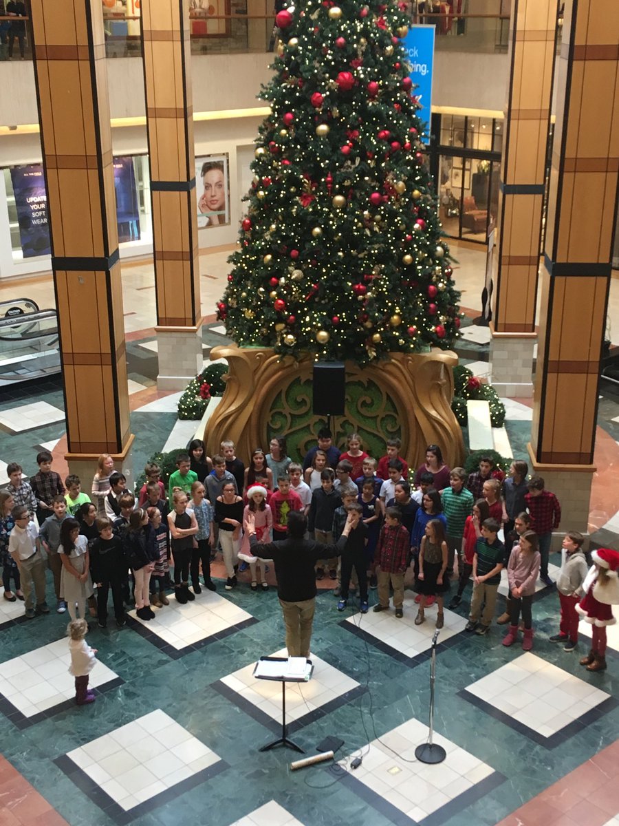 GB4th209's tweet photo. Taking this talent on tour. Filling Northbrook Court with holiday joy!🎶@nb28 https://t.co/bmBLxalKll
