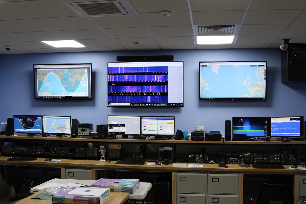 rcmgb_CommsTech's tweet image. This is the software running at the Radio Communication Museum, including SDR (Software Defined Radio), FT8, Tracking the ISS (International Space Station), and High Altitude Balloon tracking. #RadioCommunication #Volunteering